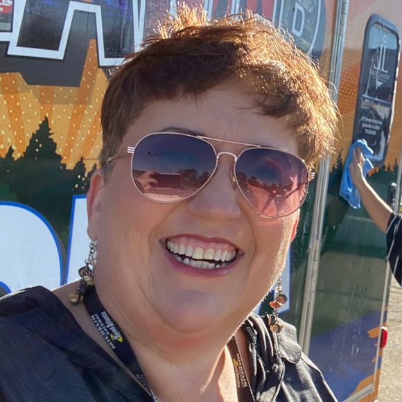 Meet your Posher, Stacey - Picture 1 of 1